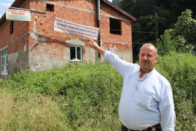 Pankartı gören şaşırıyor: Kendime uygun hanım arıyorum