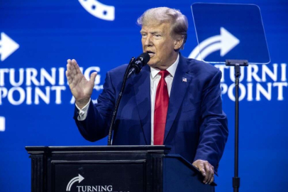 ABD Başkanı Trump uçak kazasında kuleyi suçladı