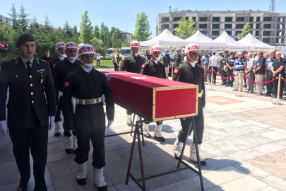 Vefat eden emekli Tümgeneral Özdeğirmenci toprağa verildi