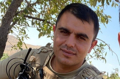 Trafik kazasında hayatını kaybeden uzman çavuş ve kızı toprağa verildi