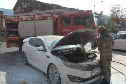 Bursa'da seyir halindeki araç alev alev yandı