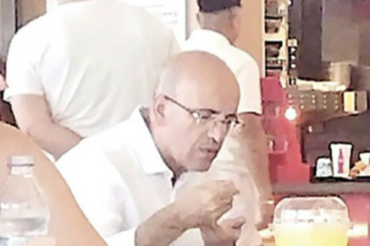 Bakan Şimşek kumpir yerken görüntülendi