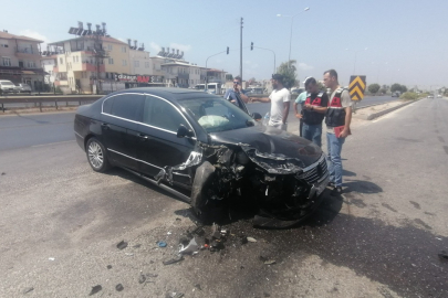 Antalya'da feci kaza 2 araç hurdaya döndü