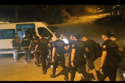 Balıkesir'de 61 düzensiz göçmen ve 5 organizatöre gözaltı