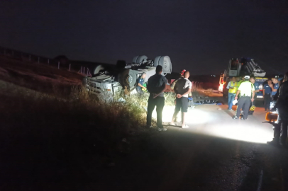 Ankara’da TIR tarlaya uçtu