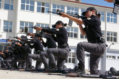 Kadın polis adayları zorlu eğitim sürecinden geçiyor