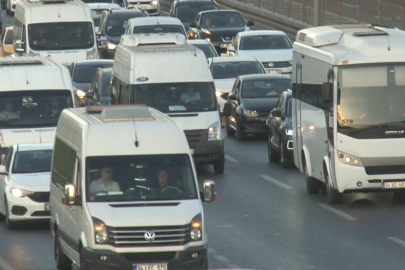Uyum haftası başladı: Trafikte yoğunluk oluştu