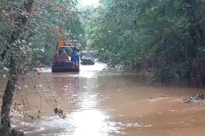 Kırklareli'de sel bungalov evleri sürükledi!