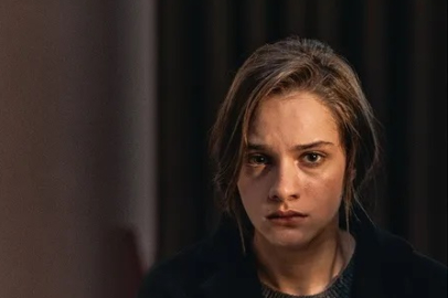 Zeki Demirkubuz yeni filmi 'Hayat'ın afişini paylaştı