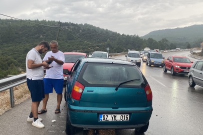 Antalya'da 5 araçlı zincirleme kaza