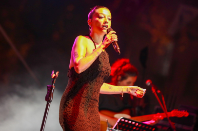 Gemlik Zeytini Festivali'nin finalini Melike Şahin yaptı