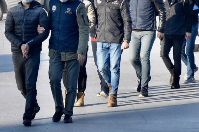 İzmir'de FETÖ/PDY soruşturmasında 8 tutuklama
