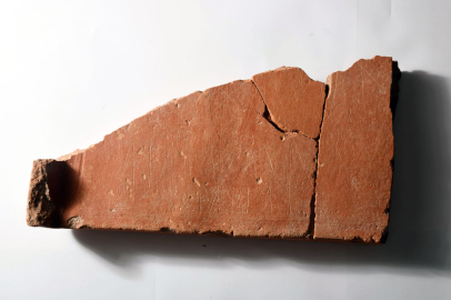 Bandırma'da 2500 yıllık zar oyunu tablası bulundu