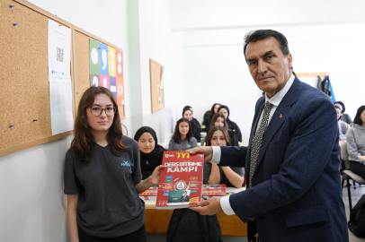Osmangazi'den lise öğrencilerine yardımcı kitap desteği