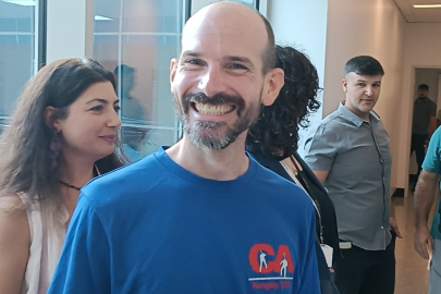 ABD'li bilim insanı Dickey taburcu edildi