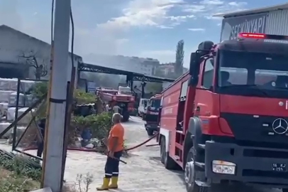 Bursa'da inşaat malzeme deposunda yangın