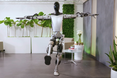 Renkleri ayırıyor, yoga yapıyor: Optimus'un yetenekleri geliştirildi