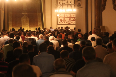 Bursalılar Mevlit Kandili'nde Ulu Cami'ye akın etti