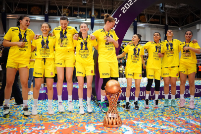 Fenerbahçe Süper Kupa için parkeye çıkıyor