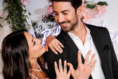 Melek Mosso nişanlandı