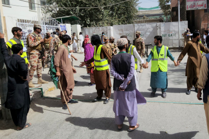 Pakistan'da Mevlit Kandili etkinliğine bombalı saldırı