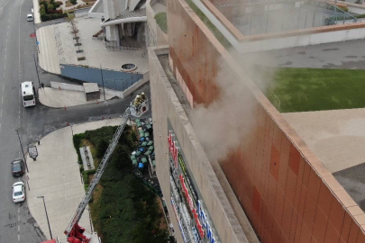İstanbul'da AVM'de yangın