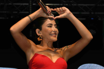 Melek Mosso düğün tarihini açıkladı