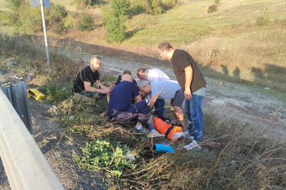 Motosiklet bariyerlere çarptı: 2 ağır yaralı