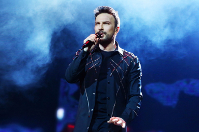 Tarkan'dan 100. yıla özel marş