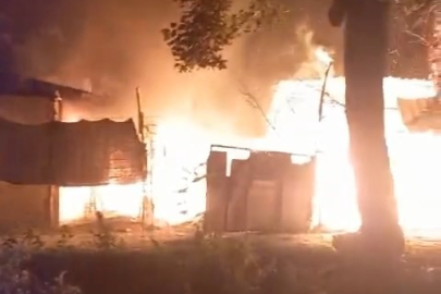 Bursa'da ahşap ev küle döndü