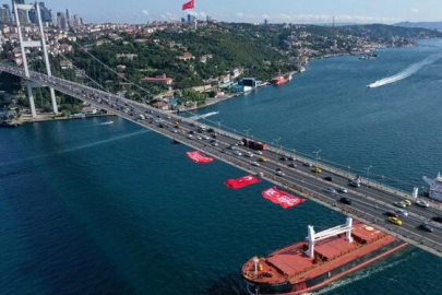 Hareketli dakikalar! 15 Temmuz Şehitler Köprüsü'nde silahlı şahıs paniği...
