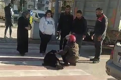 Yaralı eşinin elini hiç bırakmadı