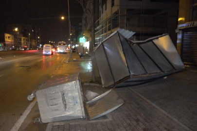 Fırtına Bursa'yı yıktı geçti