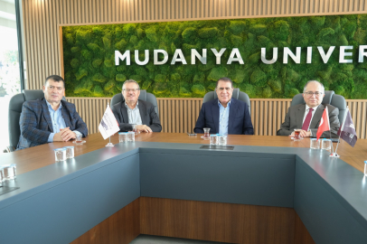 Faik Çelik Mudanya Üniversitesinde gençlerle tecrübelerini paylaştı