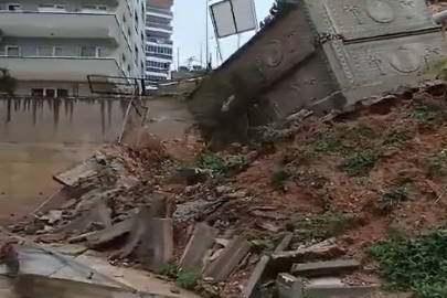 Mudanya’da dere taştı, dükkanlar çamur deryasına döndü