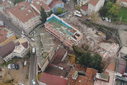 Bursa’daki deprem sonrası yetkililer harekete geçti, tarihi okul yıkılıyor