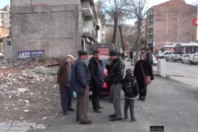 5.2’lik depremle sarsılan Malatyalılar sokaklara döküldü