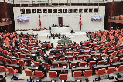 TBMM'de kritik yasa teklifi! Esnafa vergi muafiyeti, gençlere bilet müjdesi