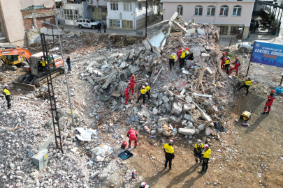 Bursa'da nefes kesen deprem tatbikatı..