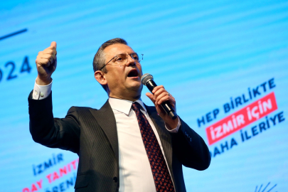 CHP Genel Başkanı Özgür Özel, İzmir'de belediye başkan adaylarını açıkladı