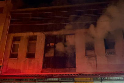 Bursa’da mobilya imalathanesinde yangın