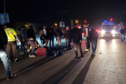 Motosiklet bisikletle çarpıştı: 1’i ağır 4 yaralı