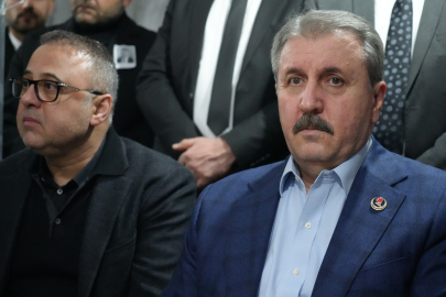 BBP Genel Başkanı Destici, merhum Pevrul Kavlak için Kur'an-ı Kerim okudu
