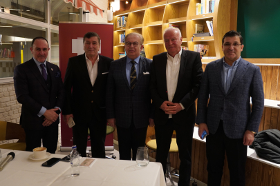 “Spor Muhabirleri ve Spikerleri Üniversitede Yetiştirilsin”