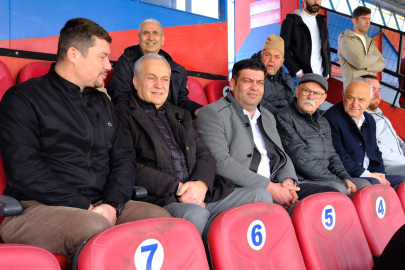 Mustafakemalpaşa’nın güçlü kızlarına Erdem’den destek