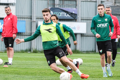 Bursasporlu futbolcular pes etmiyor