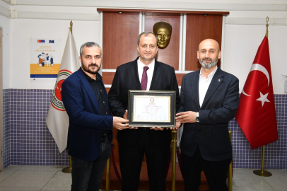 Başkan Usta ve meclis üyeleri mazbatalarını aldı