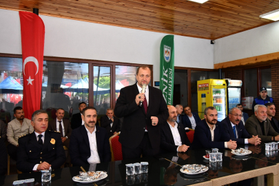 İznik’te Ramazan Bayramı dolayısıyla bayramlaşma töreni gerçekleştirildi.