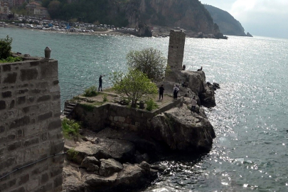 Fatih'in 'Çeşm-i Cihan'ı bayramda doldu taştı...