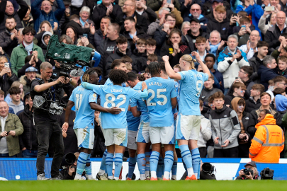 Manchester City evinde Luton Town'u 5 golle geçti